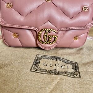 LIKE NEW Gucci Marmont Logo Plaque Mini AUTH Crossbody / Clutch Purse Handbag